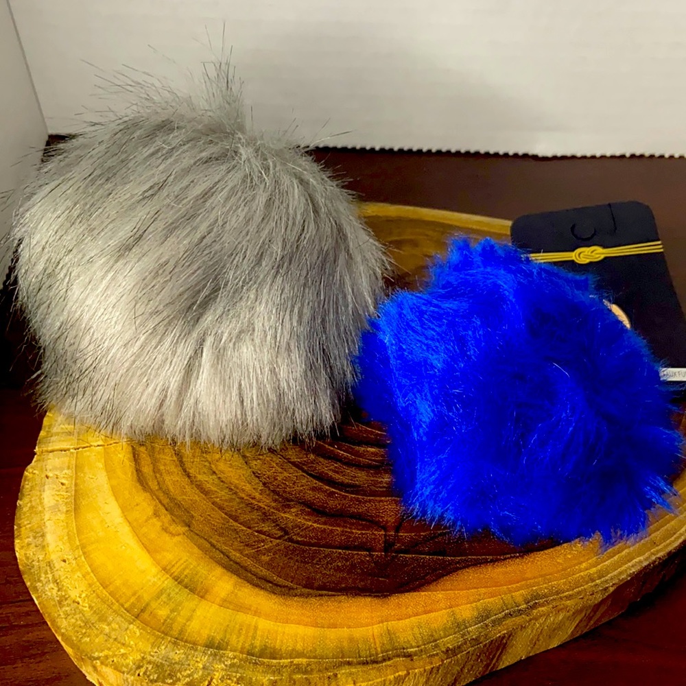 2 Cute Fur Balls keychains